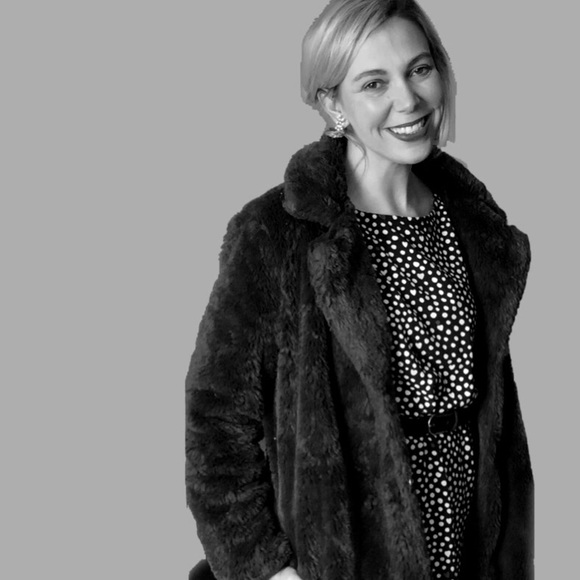 Meet your Posher, Cecilia - Picture 2 of 4